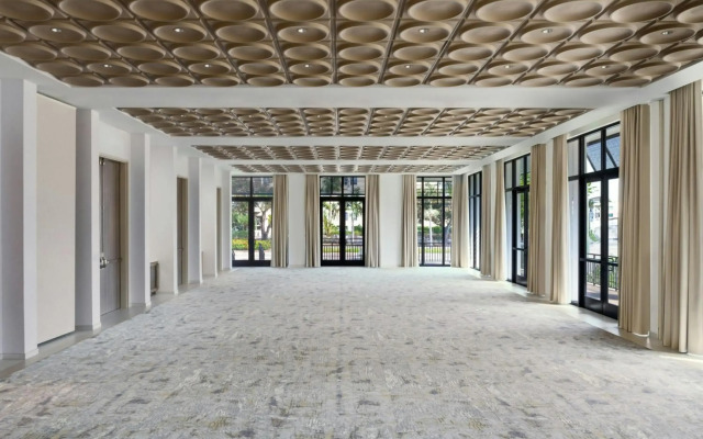 AC Hotel by Marriott Naples 5th Avenue