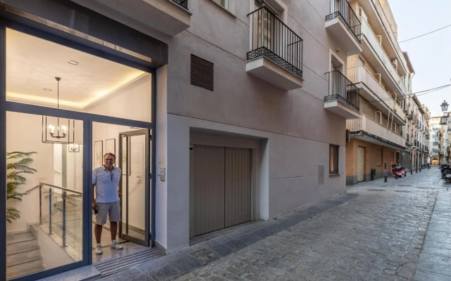 Central stylish and elegant 1 & 2 BR apartment II