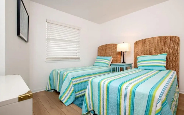 Summer Winds 231-b 3 Bedroom Condo by RedAwning