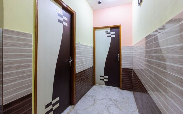 Spot On 46066 Hotel Azizia Residency