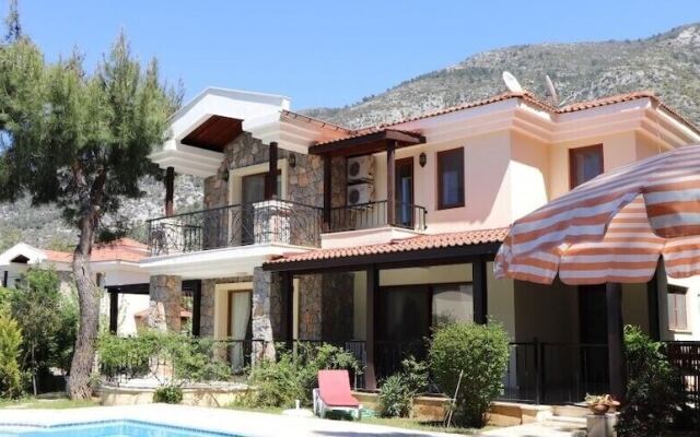 Villa AX12 by JoyLettings