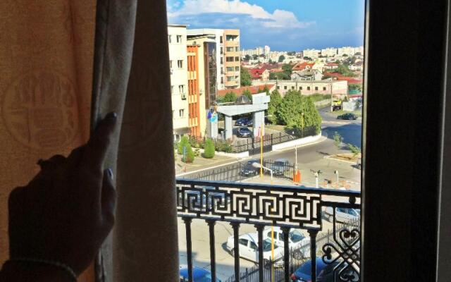 Lira Pacific Aparthotel