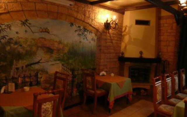 Azymut Hotel & Restaurant