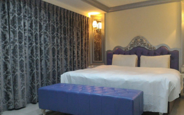 Beethoven Express Hotel