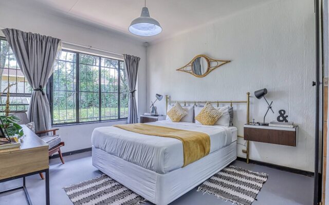 Modern Spanish House-3br-pool-solar-samrand