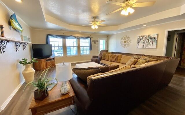 Smile N Wave 3 Bedroom Home by Redawning