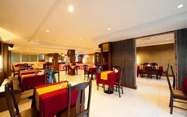 Convenient Grand Hotel