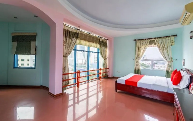 Super Oyo 266 Golden Gate