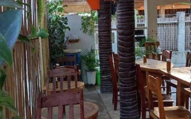 Guanna's Place Room and Resto Bar