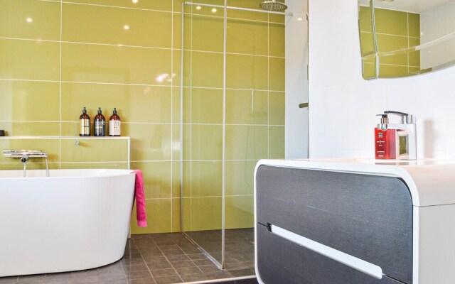 Nice Home in Trångsund With 4 Bedrooms and Wifi