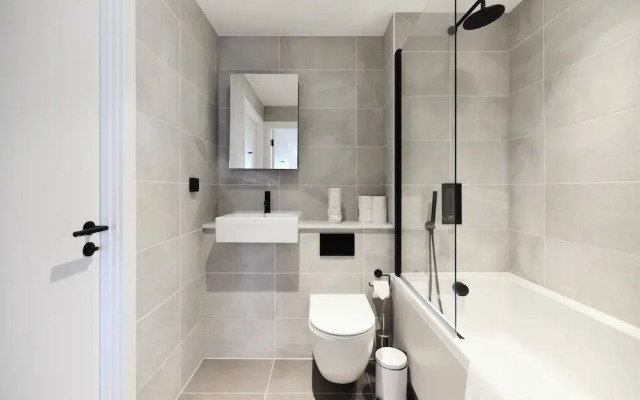 The Tottenham Escape - Lovely 2bdr Flat With Balcony