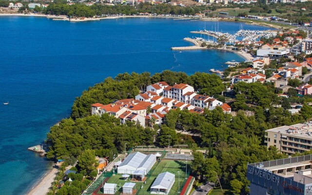 Amazing Apartment in Podstrana With Wifi