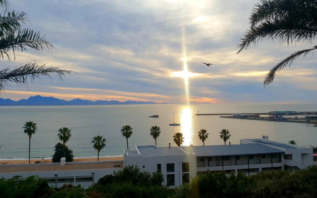 Blue Water Bay Holiday House