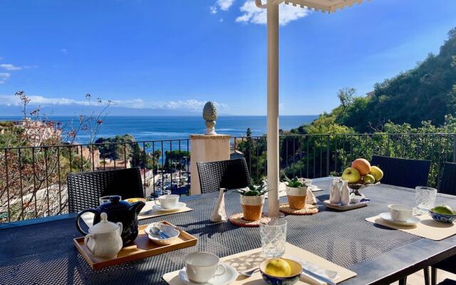 Villa Taormina Beach 6 Bedrooms