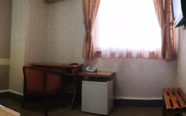 Hotel Lav
