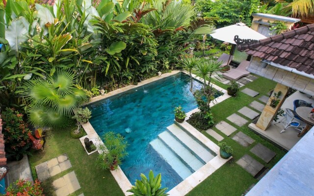 Hibiscus Guest Suitebest Breakfast in Bali