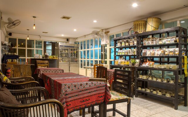 Sabaijai Hostel & Cafe