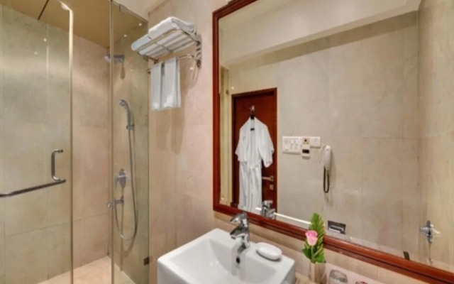 Hotel The Golden Oak Central by Citrus Prime