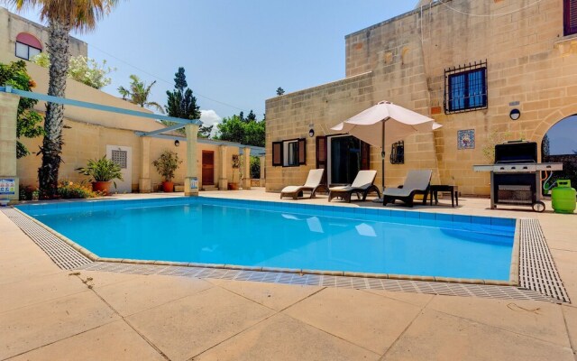 Superlative 4 Bedroom Villa With Private Pool