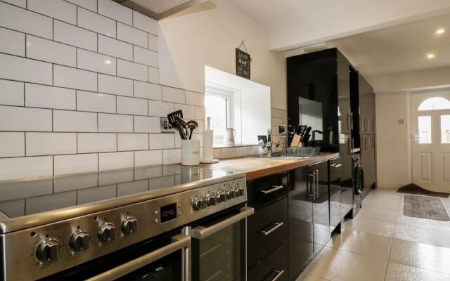 Flat 1, Brek House