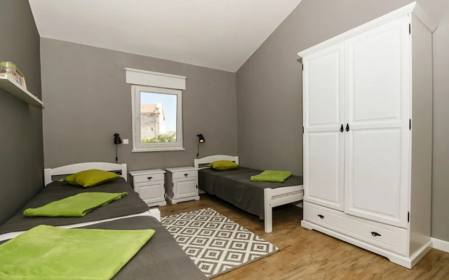 Charming Holiday Home in Razanac with Terrace