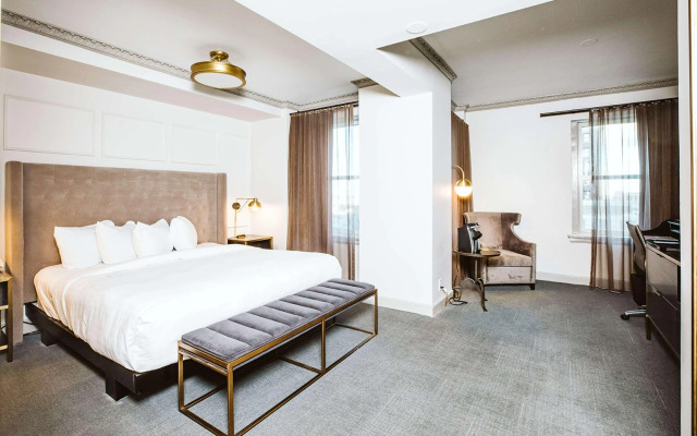 Hotel Phillips Kansas City Curio Collection by Hilton