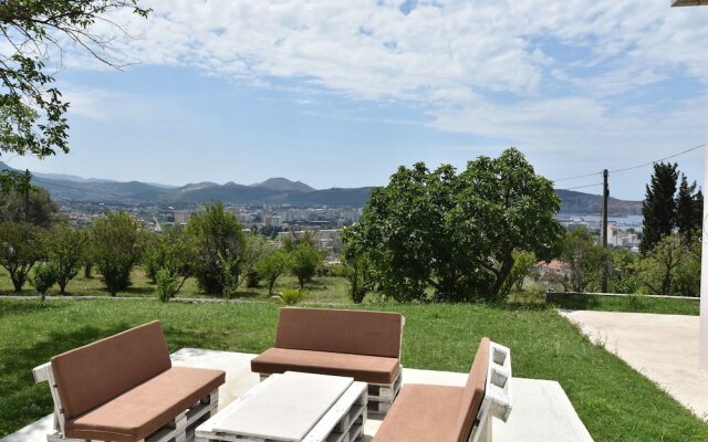 House Uphill Glavanovic