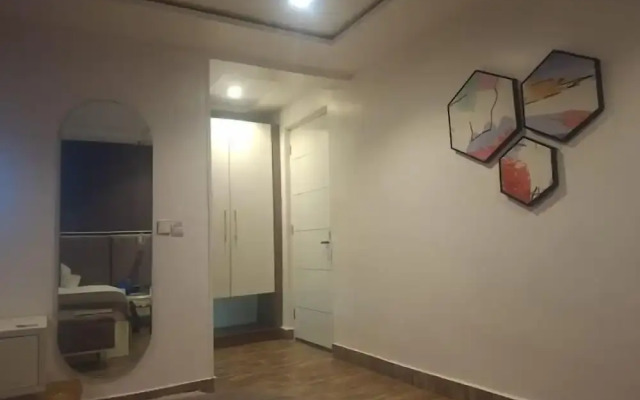 Bizzare Luxury Apartment