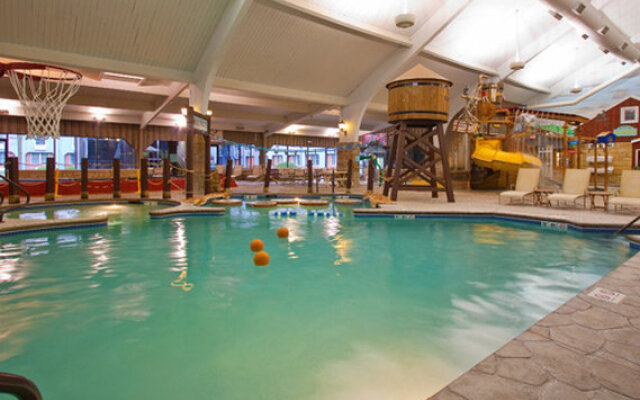 Ramada Williamsburg and Wasserbahn Waterpark