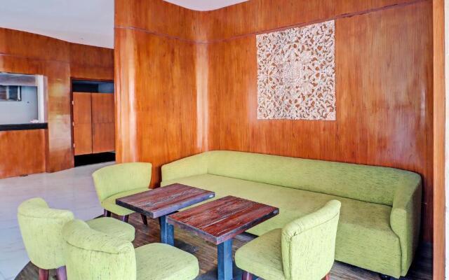 Townhouse Oak Signature Hotel