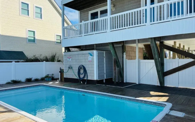 Beach Ya There 5 Bedroom Home by RedAwning