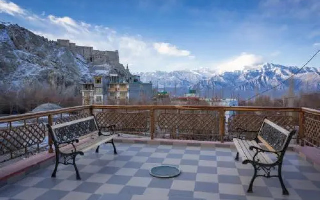 New Royal Guest House
