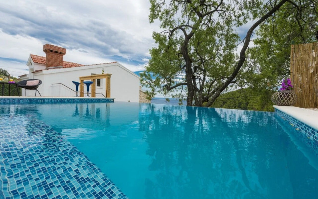 Villa Dundo Pero