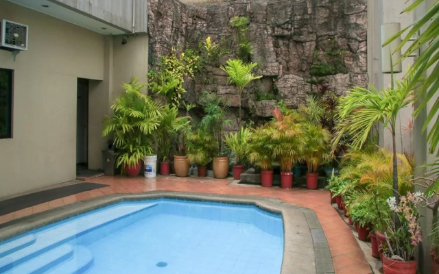 Indigo Makati @ BSA Suites