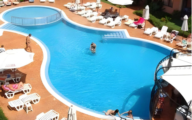 Efir Holiday Village