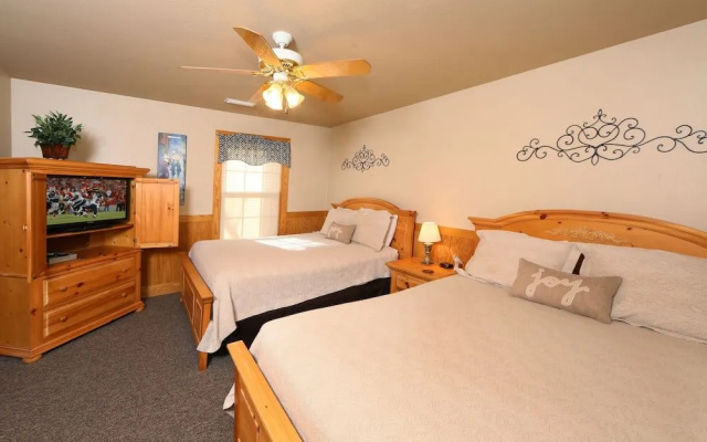 Cedar Falls 8 - Three Bedroom Chalet