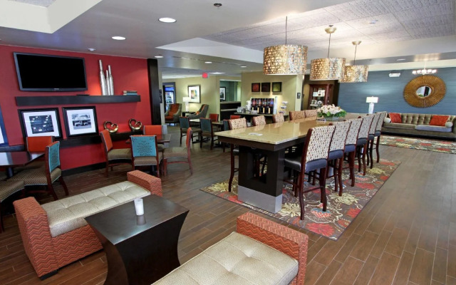 Hampton Inn Birmingham Colonnade