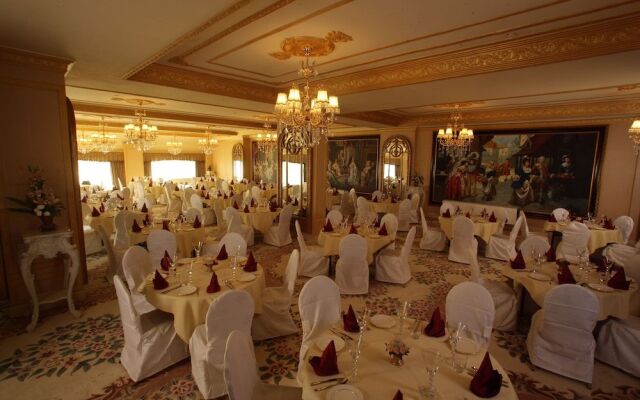 Imperial Grand Palace Hotel