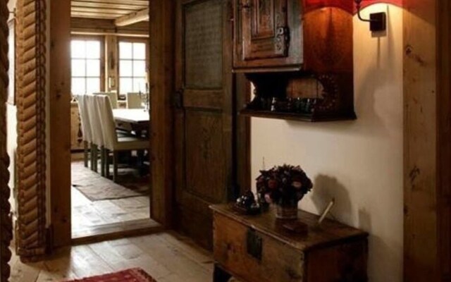 Cozy fully serviced Twin Chalets