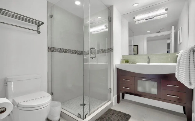 Gorgeous Spacious 2bed Bayview Apartment
