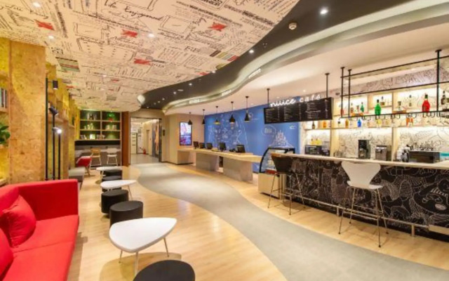 ibis Dalian Airport Huabei Road Hotel