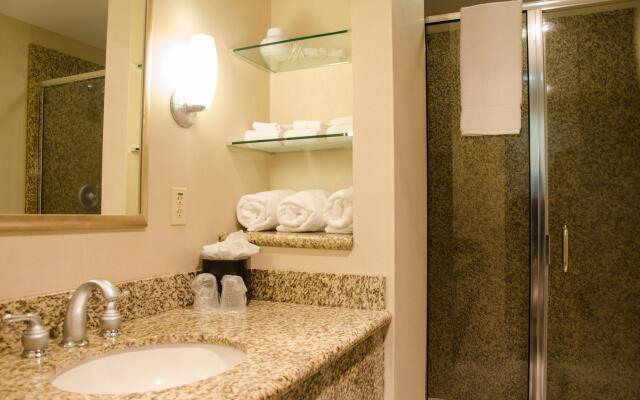 Holiday Inn Pewaukee - Milwaukee West by IHG