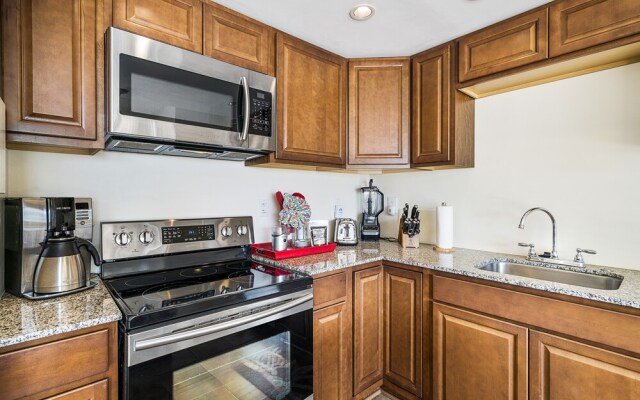 Kona Plaza 201 2 Bedroom Condo