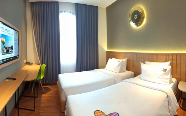 Maxonehotels Loji Kridanggo
