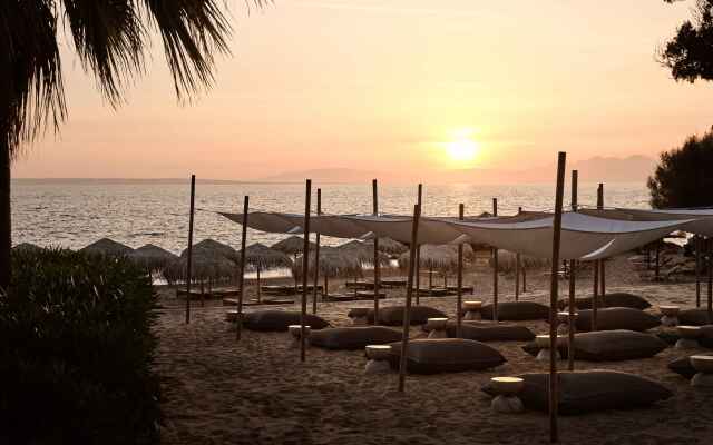 The Bay Hotel & Suites