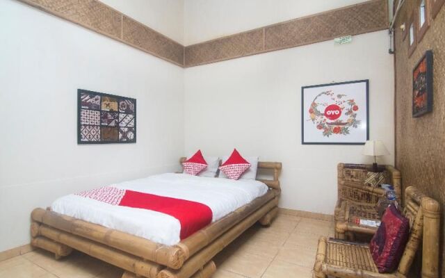 OYO 326 Ndalem Padma Asri Guest House