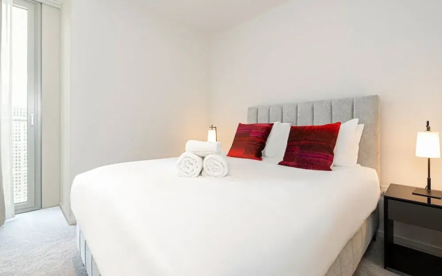 Stylish Two-bedroom Apartment in Canary Wharf