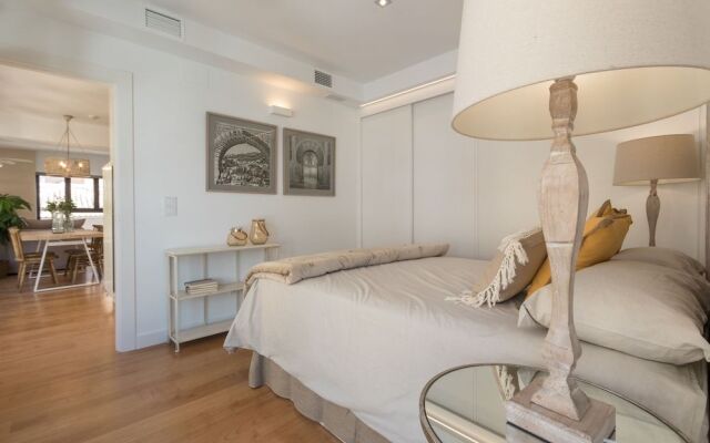 Chezmoihomes Plaza Nueva Premium