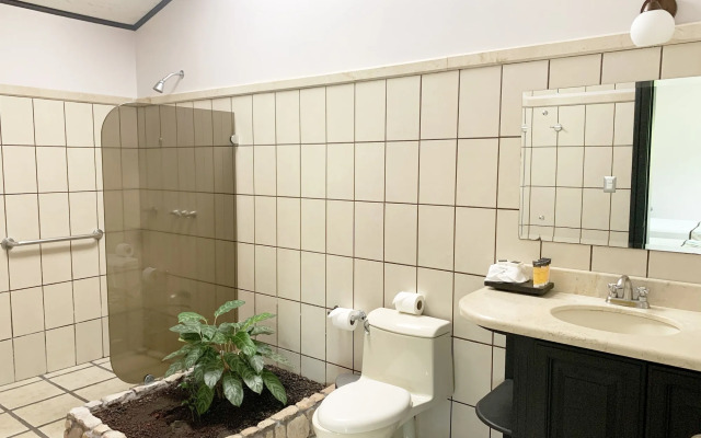 Arenal Manoa & Hot Springs Resort