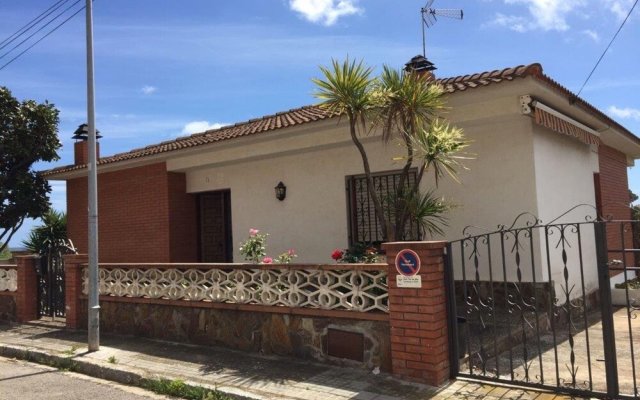 House With 4 Rooms in Sant Pol de Mar, With Wonderful sea View and Fur